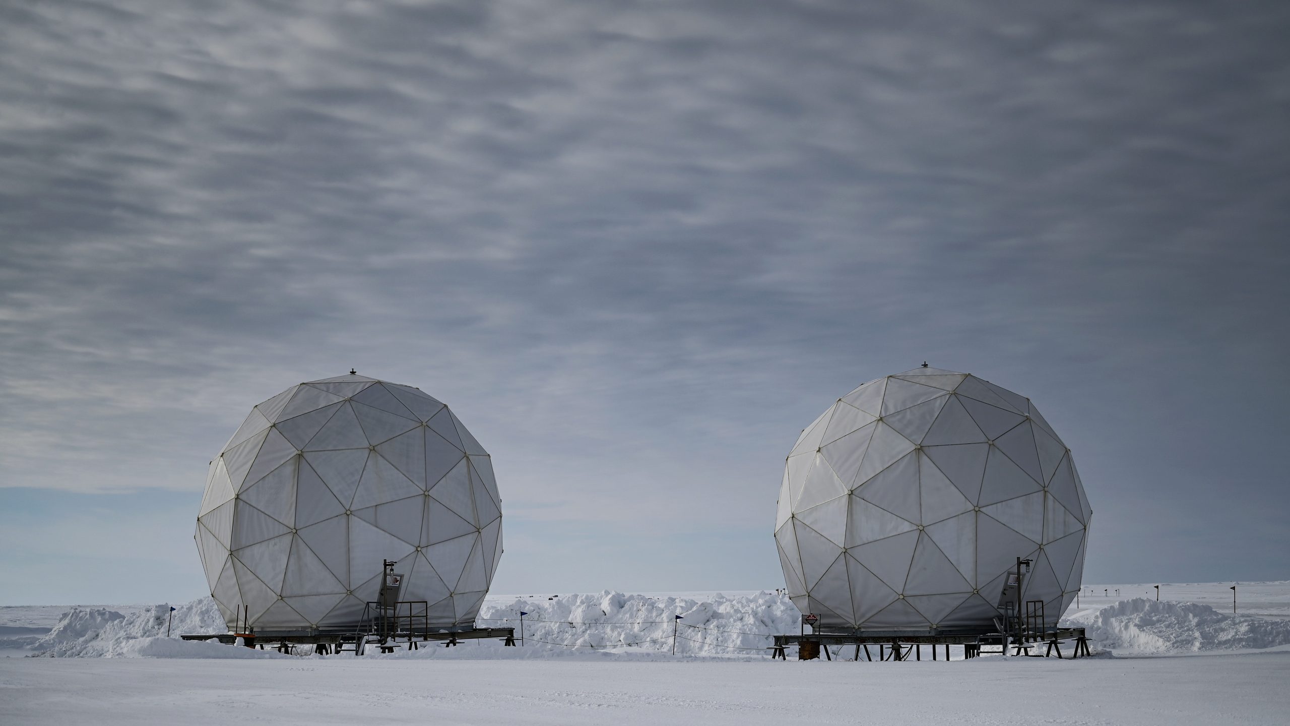 Arctic radar-site real-photo visual for defence site support
